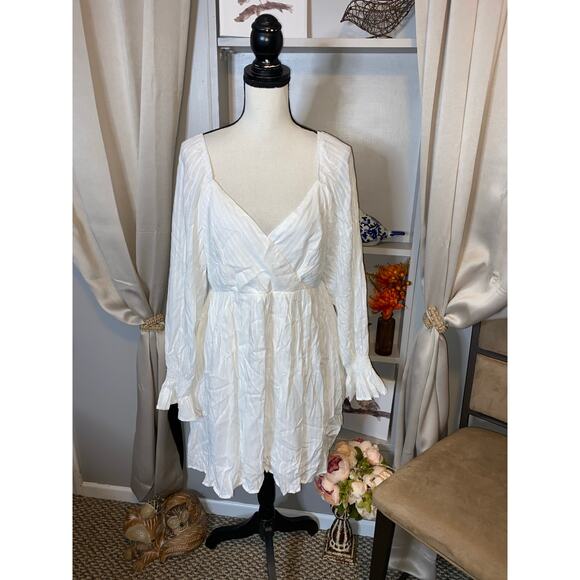 NWT Lulus size XL White Lined Long Sleeve Boho Style Dress Elastic Wrist Back - Picture 2 of 12